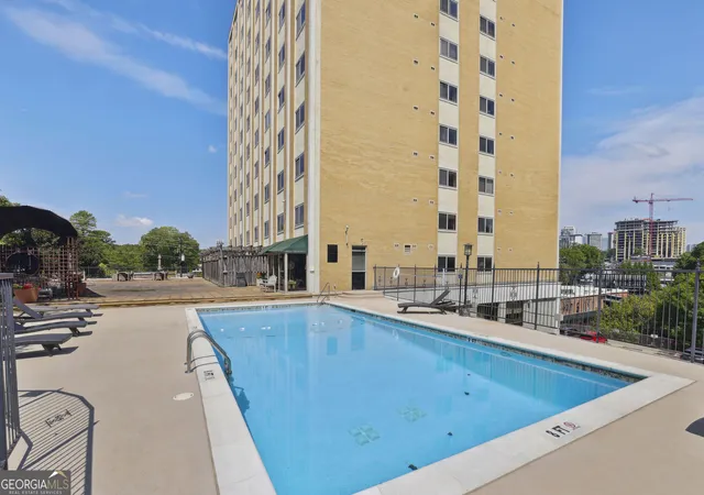 Photo 11 of Condo for sale at 2285 Peachtree Rd Ne #404, Atlanta, GA 30309 | MLS# 10758319 | Listing updated on 2026-05-20