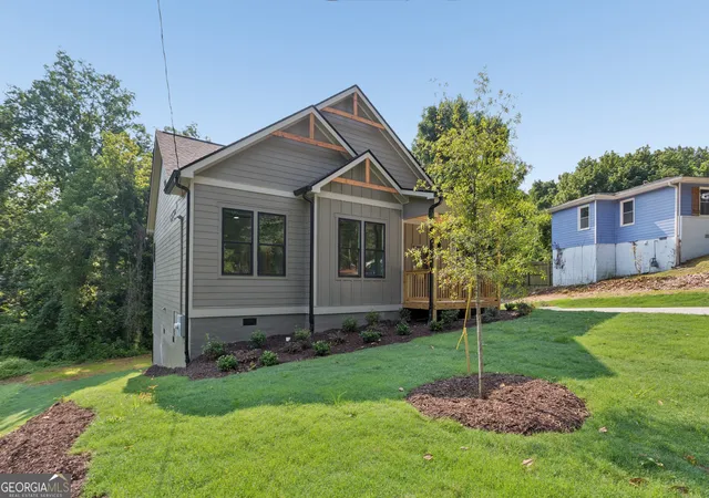 1st image of 2782 Mango Cir Nw, Atlanta, GA 30318 | MLS# 10814142