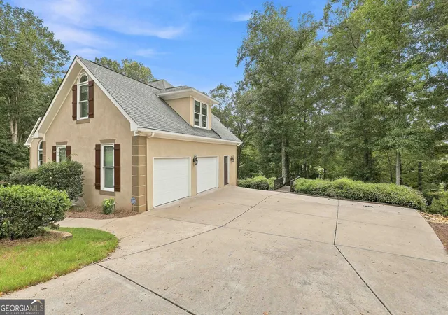 Photo 4 of Single family home for sale at 265 Broadmoor Dr, Fayetteville, GA 30215 | MLS# 10835060 | Listing updated on 2026-09-14