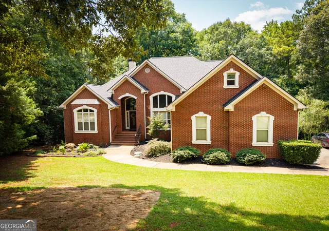 2nd image of 12426 Edgewater Dr, Hampton, GA 30228 | MLS# 10821710