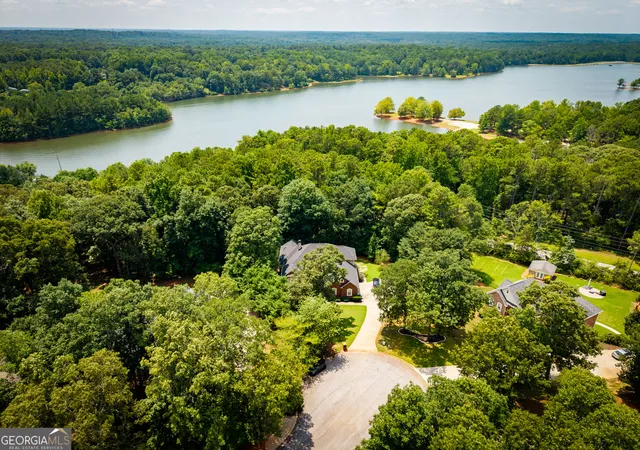 Photo 4 of Single family home for sale at 12426 Edgewater Dr, Hampton, GA 30228 | MLS# 10821710 | Listing updated on 2026-09-23