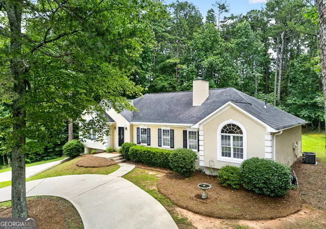 Photo 3 of Sale Pending at 145 Butterfield Ln, Fayetteville, GA 30214 | MLS# 10789900 | Listing updated on 2026-07-16