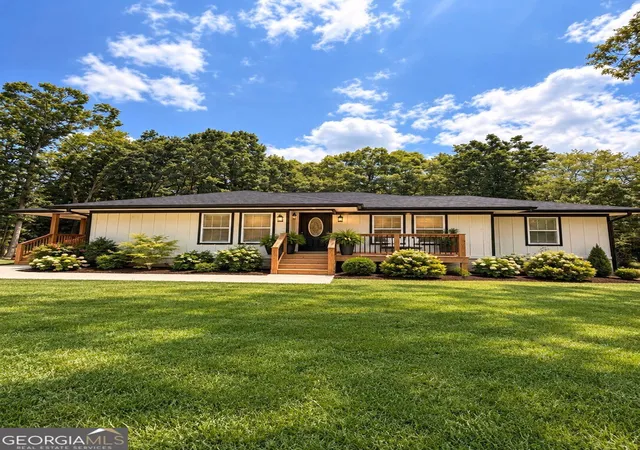 Photo 1 of Single family home for sale at 4092 Leach Rd, Gainesville, GA 30506 | MLS# 10873020 | Listing updated on 2026-10-28