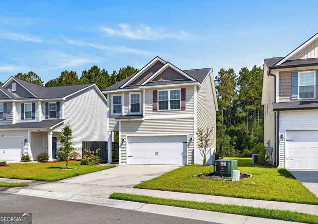 Photo 3 of Single family home for sale at 572 Brightleaf Cir, Hinesville, GA 31313 | MLS# 10833448 | Listing updated on 2026-08-26