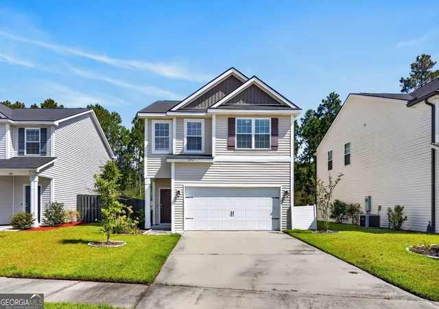 Photo 4 of Single family home for sale at 572 Brightleaf Cir, Hinesville, GA 31313 | MLS# 10833448 | Listing updated on 2026-08-26