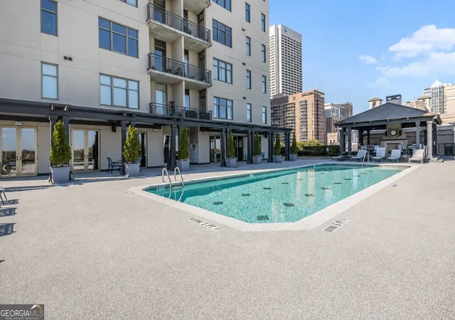 2nd image of 565 Peachtree St Ne, Atlanta, GA 30308