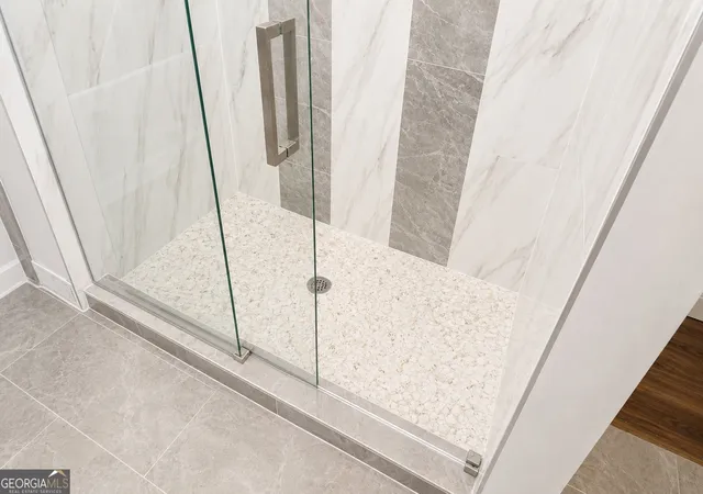 Photo 3 of Condo for sale at 565 Peachtree St Ne #1404, Atlanta, GA 30308 | MLS# 10666734 | Listing updated on 2026-10-07