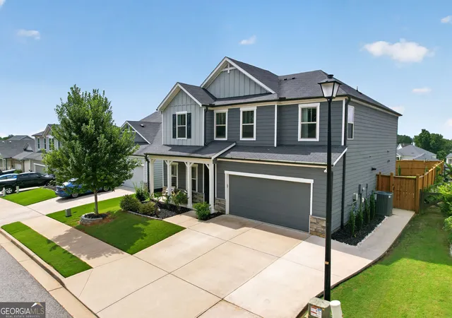 Photo 3 of Single family home for sale at 626 Valdosta Dr, Canton, GA 30114 | MLS# 10813164 | Listing updated on 2026-09-11