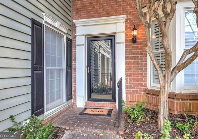 Photo 2 of Sale Pending at 27 Mount Vernon Cir, Atlanta, GA 30338 | MLS# 10824131 | Listing updated on 2026-08-31