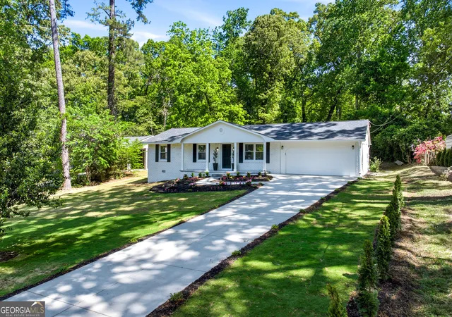 1st image of 46 Se Hunting Creek Dr, Marietta, GA 30068 | MLS# 10778344