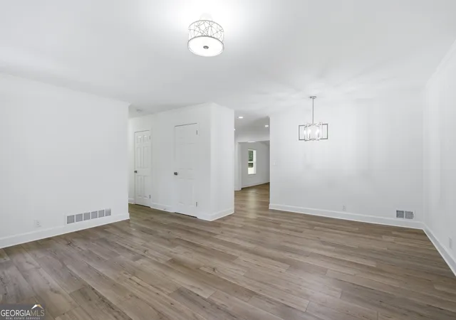 5th image of 46 Se Hunting Creek Dr, Marietta, GA 30068 | MLS# 10778344