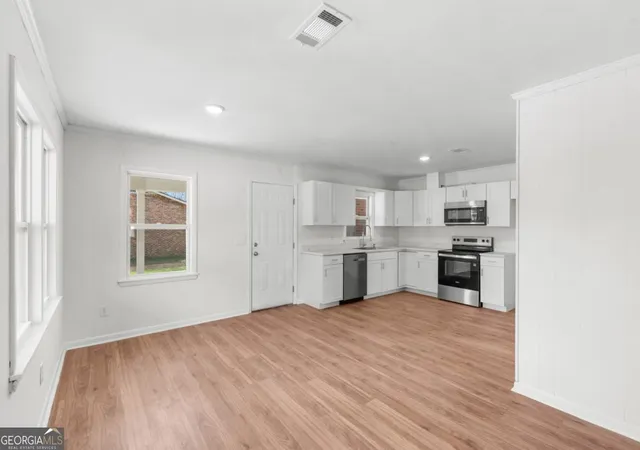 Photo 4 of Sale Pending at 133 Gentilly Dr, Statesboro, GA 30458 | MLS# 10676775 | Listing updated on 2026-02-11