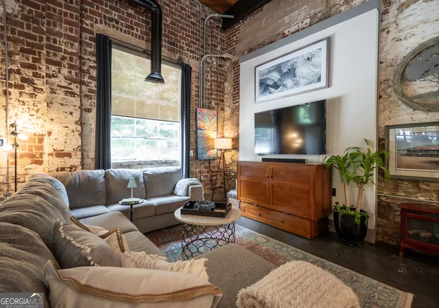 Listing Photo 3 - Condo for sale in building located at 585 White Cir, Athens, GA 30605 - Unit #32