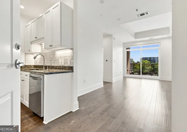 Photo 3 of Condo for sale at 325 E Paces Fry Rd NE #704, Atlanta, GA 30305 | MLS# 10809199 | Listing updated on 2026-08-06