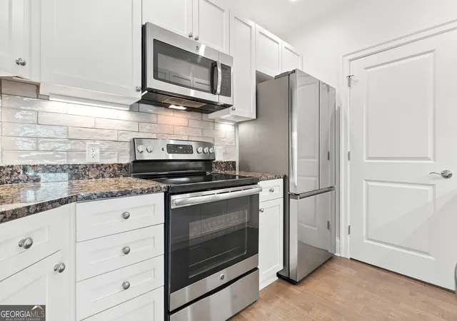 Photo 4 of Condo for sale at 325 E Paces Fry Rd NE #704, Atlanta, GA 30305 | MLS# 10809199 | Listing updated on 2026-08-06