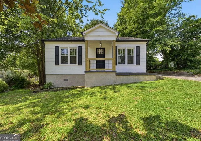 Homes for sale in Rossville, GA | 11 Circle Dr, Rossville, GA 30741 | MLS# 10797568