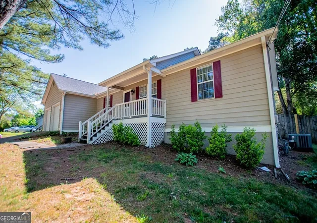 Photo 3 of Single family home for sale at 1268 Cohran Store Rd, Douglasville, GA 30134 | MLS# 10760472 | Listing updated on 2026-08-30