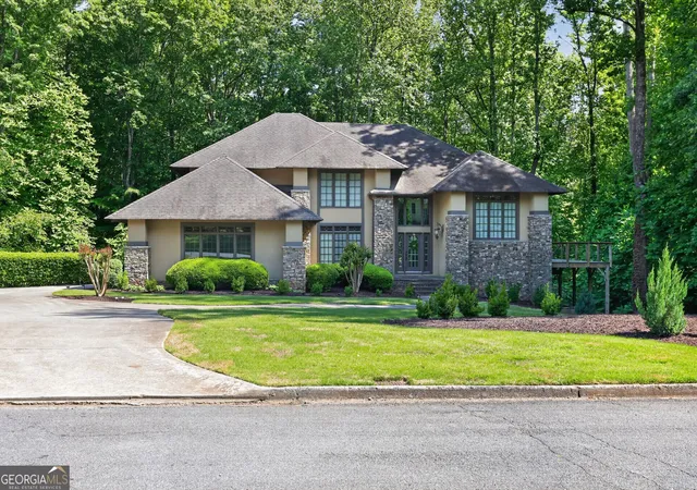 Photo 1 of Mansion for sale at 320 Waverly Hall Cir, Roswell, GA 30075 | MLS# 10764679 | Listing updated on 2026-05-28