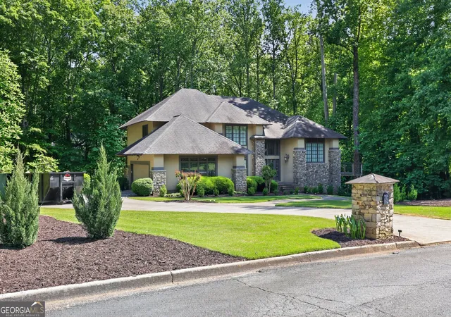 Photo 2 of Mansion for sale at 320 Waverly Hall Cir, Roswell, GA 30075 | MLS# 10764679 | Listing updated on 2026-05-28