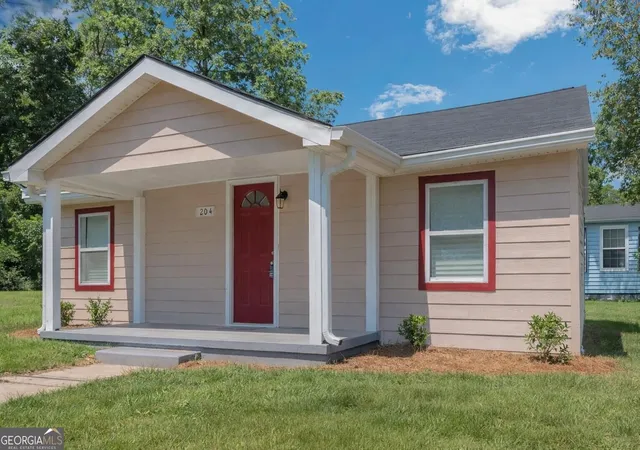 2nd image of 204 Mill St, Barnesville, GA 30204 | MLS# 10727680