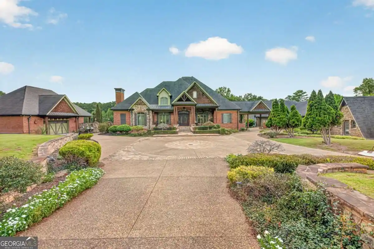 Photo 1 of Mansion for sale at 4984 Donald Dr, Loganville, GA 30052 | MLS# 10853890 | Listing updated on 2026-10-10
