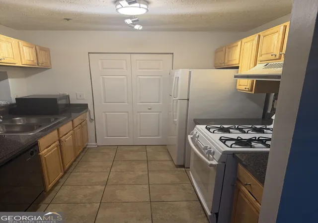 Photo 4 of Condo for sale at 767 Windchase Ln, Stone Mountain, GA 30083 | MLS# 10829061 | Listing updated on 2026-09-02