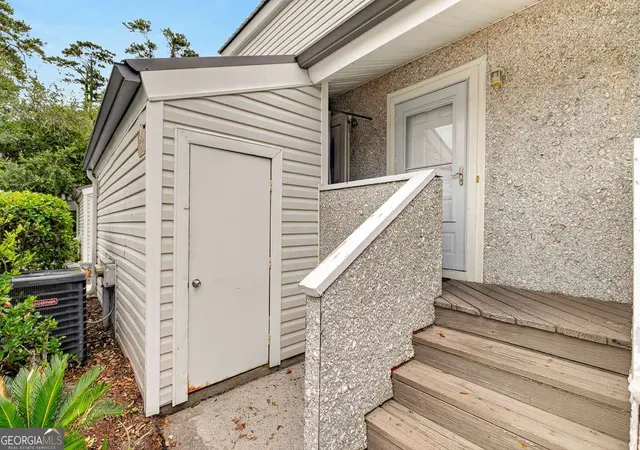 Listing Photo 4 - Condo for sale in building located at 1000 Sea Island Rd, St. Simons, GA 31522 - Unit #28