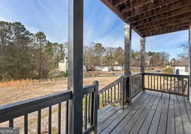 Listing Photo 3 - Condo for sale in building located at 2159 Martin Luther King Jr Dr NW, Atlanta, GA 30310