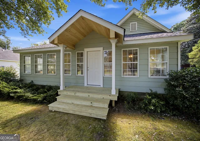 Photo 1 of Single family home for sale at 302 E Villanow St, Lafayette, GA 30728 | MLS# 10833975 | Listing updated on 2026-09-10
