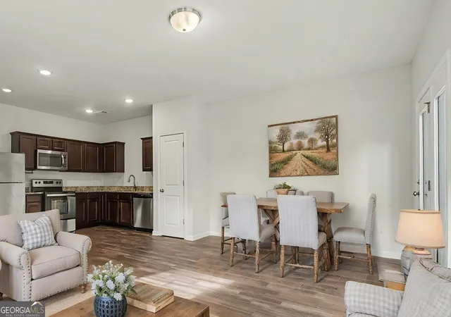 3rd image of 2332 Mckenna Square Dr, Lithonia, GA 30058 | MLS# 10706595