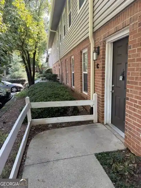 Townhouse for sale at 7750 Roswell Rd #8C, Sandy Springs, GA 30350 | MLS# 10867045