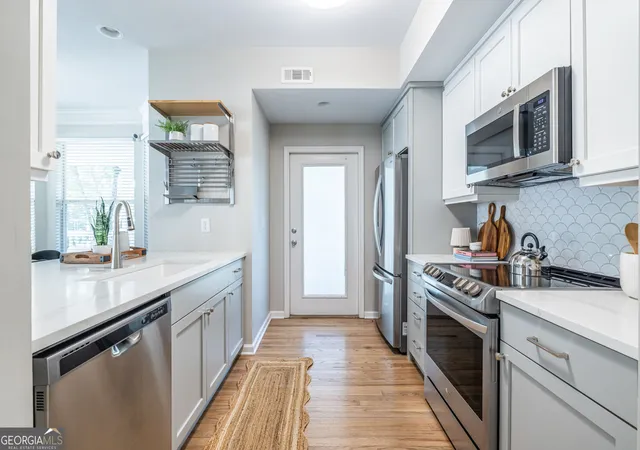 Listing Photo 3 - Condo for sale in building located at 951 Glenwood Ave SE, Atlanta, GA 30316 - Unit #1507