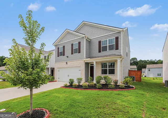 1st image of 8236 Castleton Dr, Fairburn, GA 30213 | MLS# 10787308