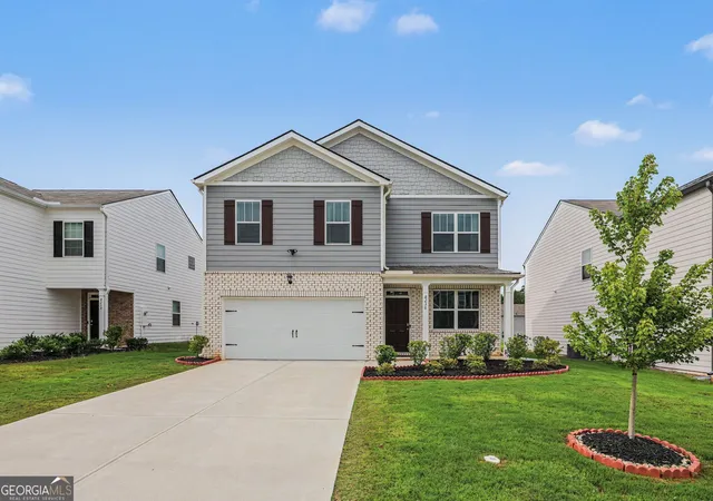 2nd image of 8236 Castleton Dr, Fairburn, GA 30213 | MLS# 10787308