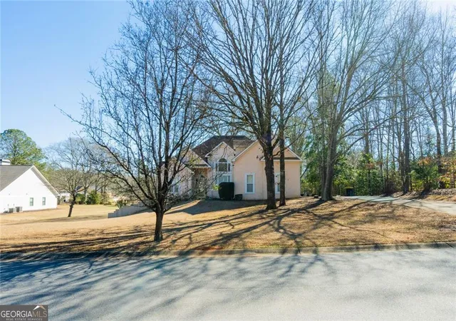 Photo 3 of Single family home for sale at 120 Warren Wy, Fayetteville, GA 30215 | MLS# 10816122 | Listing updated on 2026-09-14