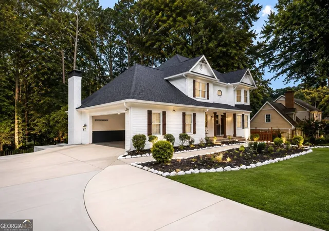 2nd image of 557 Daisy Nash Dr Sw, Lilburn, GA 30047 | MLS# 10818452