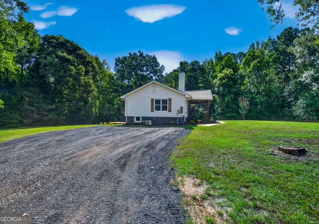 3rd image of 214 Floyd Rd, Pine Mountain, GA 31822 | MLS# 10829999