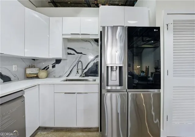 Listing Photo 3 - Condo for sale in building located at 505 Whitehall St Sw, Atlanta, GA 30303 - Unit #102