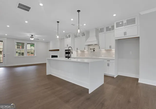 Photo 3 of Townhouse for sale at 110 Bridgecrest Rd, Roswell, GA 30075 | MLS# 10790662 | Listing updated on 2026-09-14