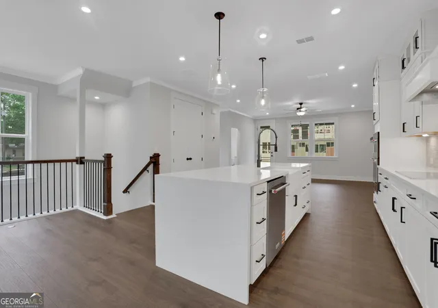 Photo 4 of Townhouse for sale at 110 Bridgecrest Rd, Roswell, GA 30075 | MLS# 10790662 | Listing updated on 2026-09-14