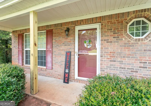 Photo 3 of Single family home for sale at 1537 Cardinal Ln, Winder, GA 30680 | MLS# 10800029 | Listing updated on 2026-09-14