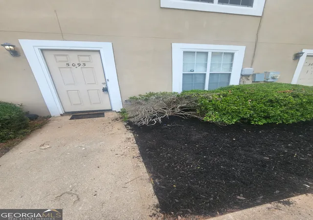 2nd image of 5093 Chupp Way Cir, Lithonia, GA 30038 | MLS# 10792627