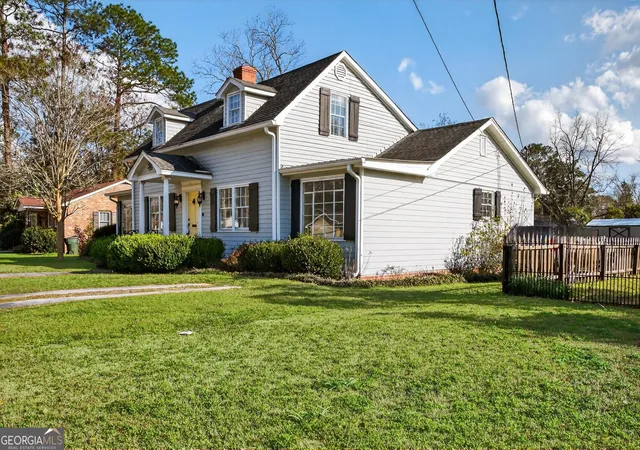 Photo 3 of Single family home for sale at 606 W Liberty St, Claxton, GA 30417 | MLS# 10828537 | Listing updated on 2026-09-02