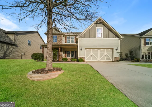 Photo 1 of Sale Pending at 324 Cliffhaven Cir, Newnan, GA 30263 | MLS# 10702680 | Listing updated on 2026-09-15