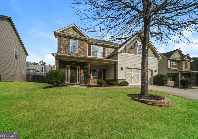 Photo 2 of Sale Pending at 324 Cliffhaven Cir, Newnan, GA 30263 | MLS# 10702680 | Listing updated on 2026-09-15