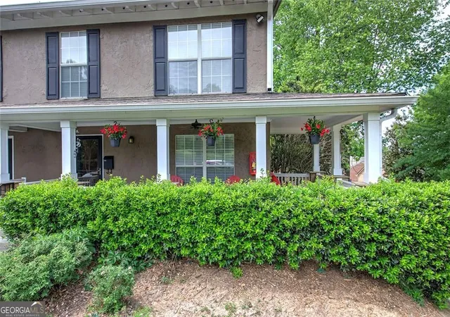 Photo 2 of Townhouse for sale at 3200 Seven Pines Ct #108, Atlanta, GA 30339 | MLS# 10815558 | Listing updated on 2026-09-19