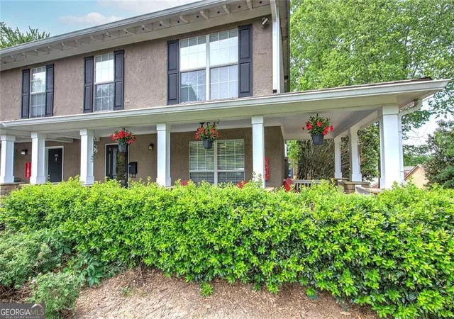 Photo 3 of Townhouse for sale at 3200 Seven Pines Ct #108, Atlanta, GA 30339 | MLS# 10815558 | Listing updated on 2026-09-19