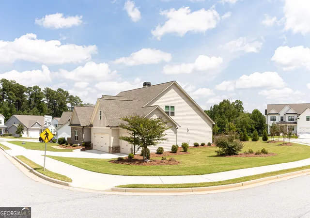 Photo 3 of Single family home for sale at 161 Parkers Pl, Hoschton, GA 30548 | MLS# 10834496 | Listing updated on 2026-10-09