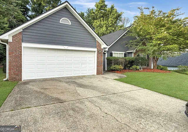 Homes for sale in Lawrenceville, GA | 635 Paris Dr, Lawrenceville, GA 30043 | MLS# 10788174