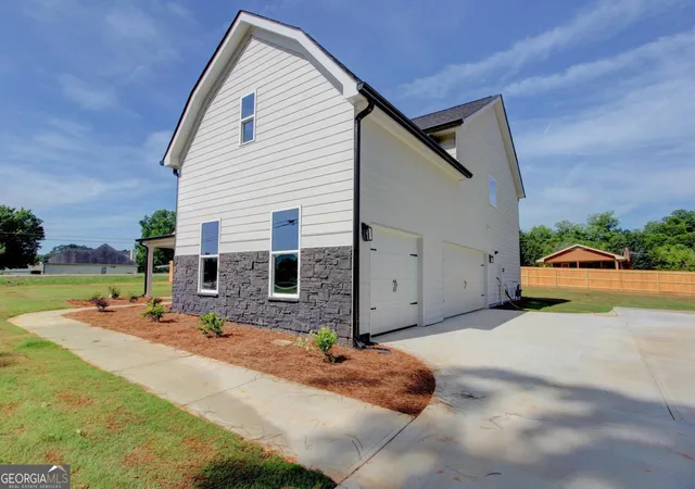 2nd image of 23 Woodland Rd, Covington, GA 30016 | MLS# 10790329